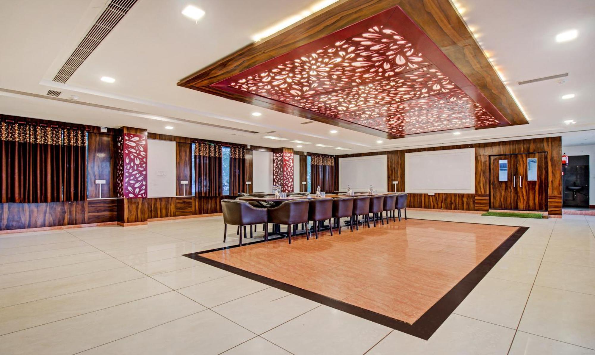Treebo Silver Grand New Agreement لاكناو المظهر الخارجي الصورة