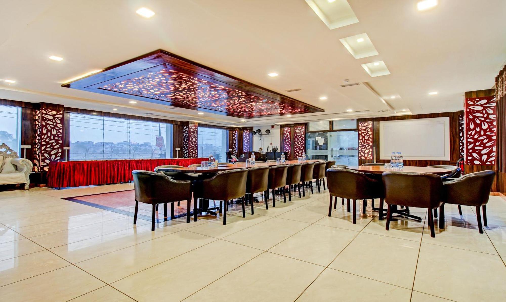 Treebo Silver Grand New Agreement لاكناو المظهر الخارجي الصورة